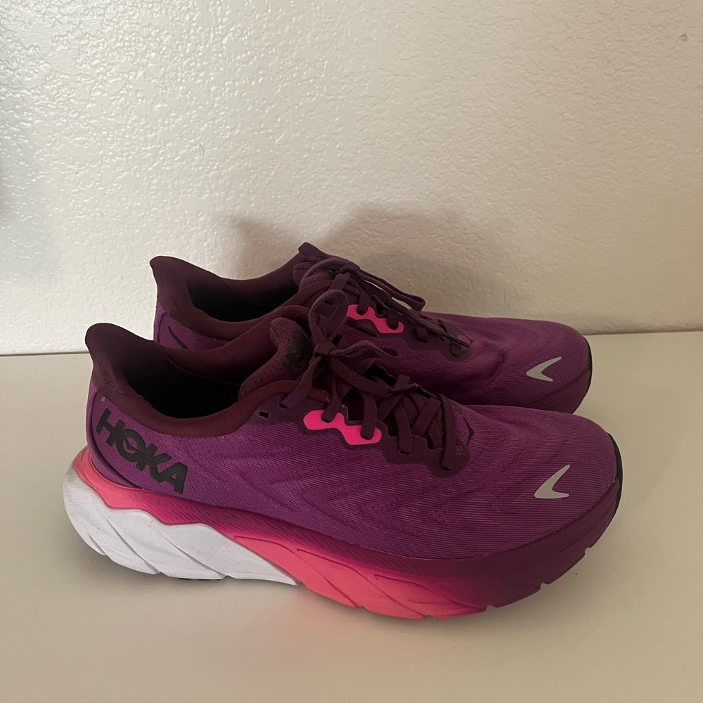 Hoka Arahi 6